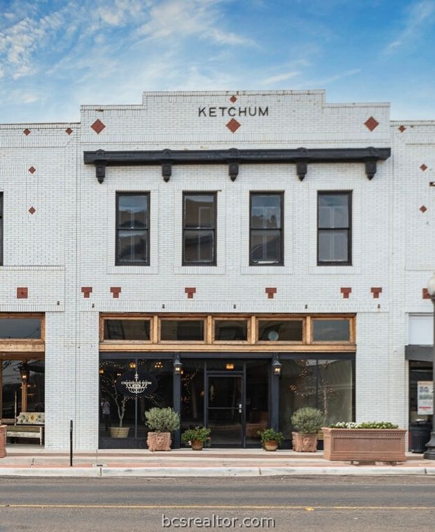 108 West Washington, Navasota, TX 77868 — exterior