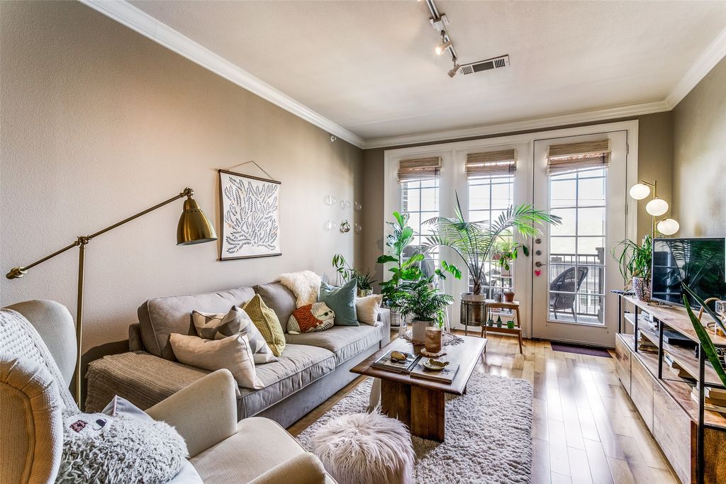 3818 Holland Avenue 307, Dallas, TX 75219