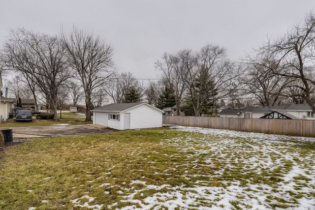 120 Roberts Road, New Lenox, IL 60451