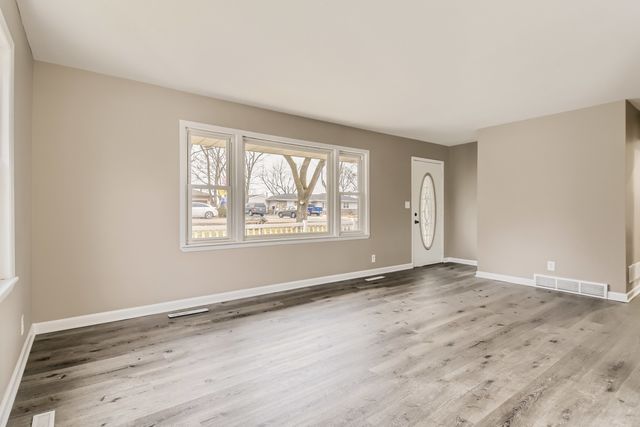 120 Roberts Road, New Lenox, IL 60451