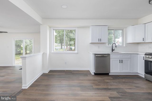 1622 WHITE OAK LN, Williamstown, NJ 08094