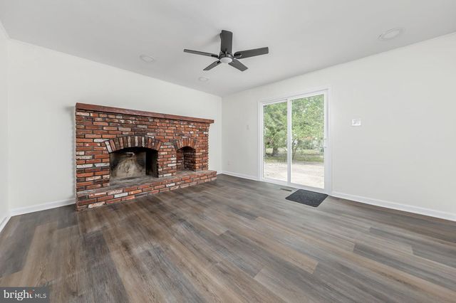 1622 WHITE OAK LN, Williamstown, NJ 08094