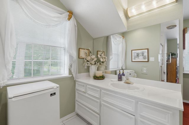 249 Lakeshore Drive, Cleveland, TX 77327