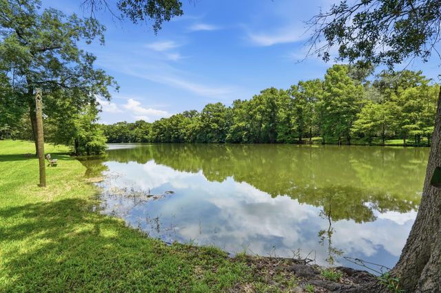 249 Lakeshore Drive, Cleveland, TX 77327