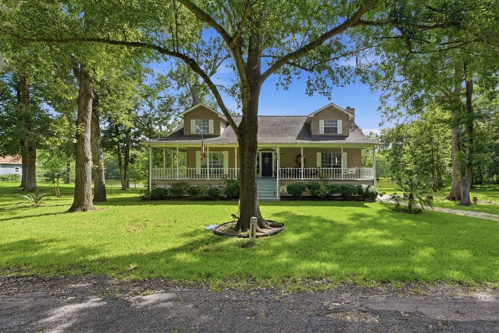 249 Lakeshore Drive, Cleveland, TX 77327