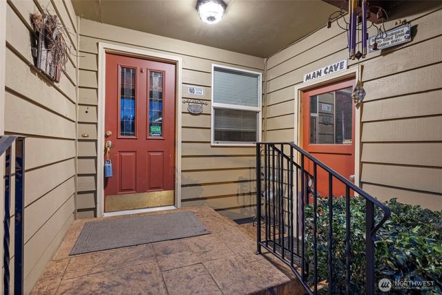 15205 103rd Avenue Ct E, Puyallup, WA 98374