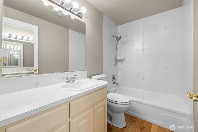 15205 103rd Avenue Ct E, Puyallup, WA 98374
