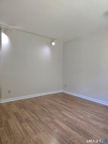 1400 Hartford Turnpike 27, North Haven, CT 06473
