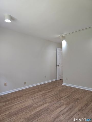 1400 Hartford Turnpike 27, North Haven, CT 06473