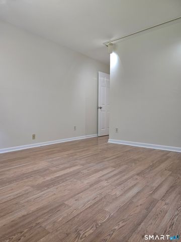 1400 Hartford Turnpike 27, North Haven, CT 06473