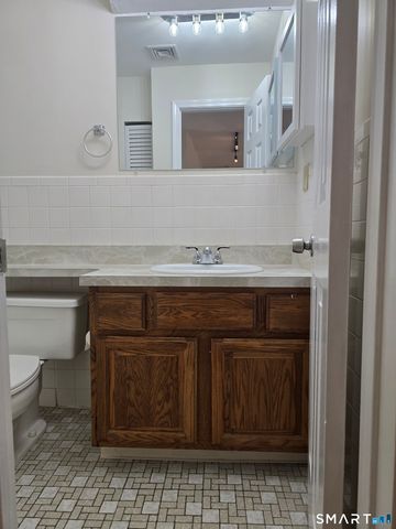 1400 Hartford Turnpike 27, North Haven, CT 06473