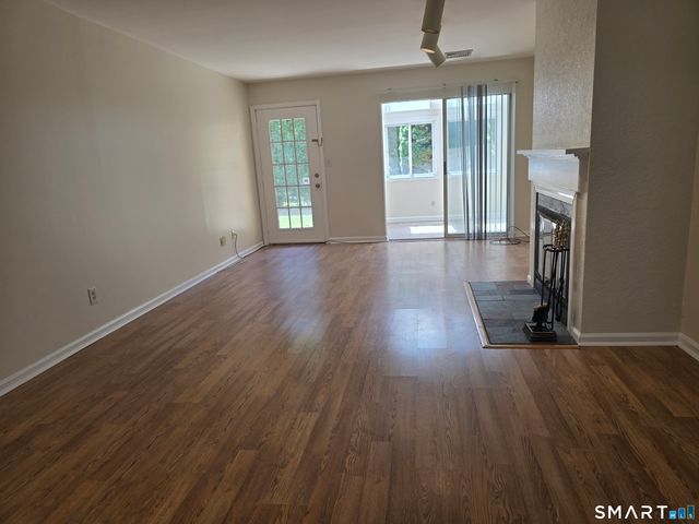 1400 Hartford Turnpike 27, North Haven, CT 06473
