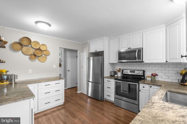 1236 SUMMERFIELD DR, Herndon, VA 20170