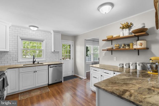1236 SUMMERFIELD DR, Herndon, VA 20170