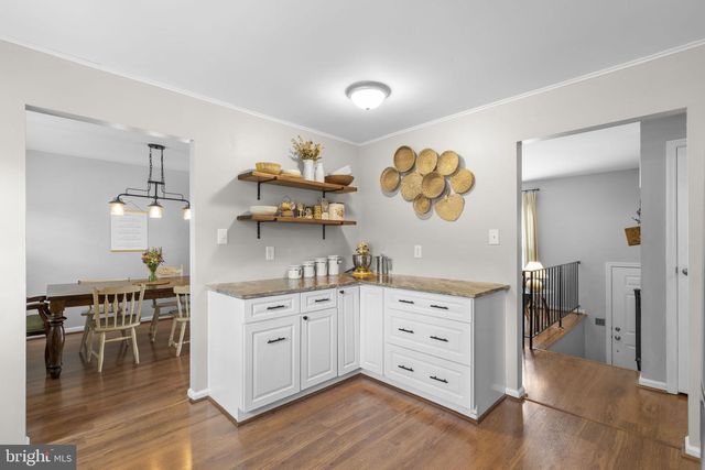 1236 SUMMERFIELD DR, Herndon, VA 20170