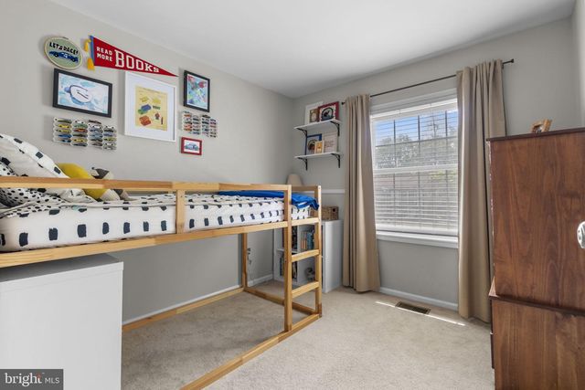 1236 SUMMERFIELD DR, Herndon, VA 20170