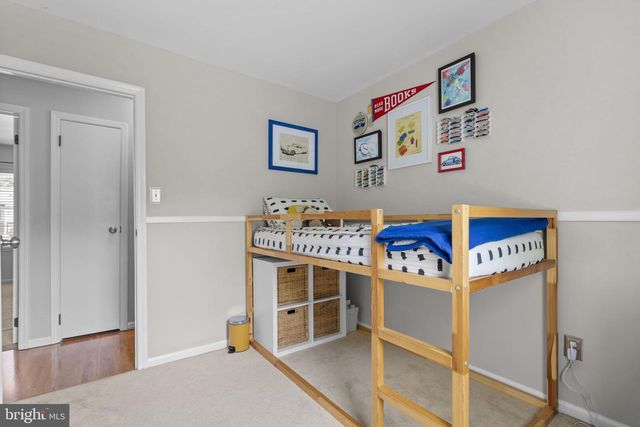 1236 SUMMERFIELD DR, Herndon, VA 20170