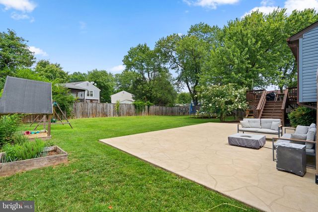 1236 SUMMERFIELD DR, Herndon, VA 20170