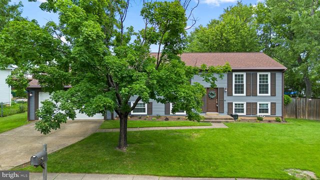 1236 SUMMERFIELD DR, Herndon, VA 20170