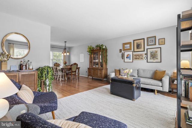 1236 SUMMERFIELD DR, Herndon, VA 20170