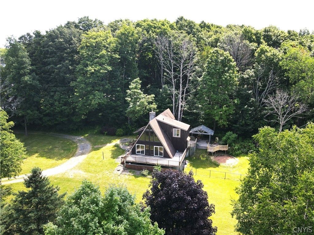 7300 Hamilton Road, Pompey, NY 13078