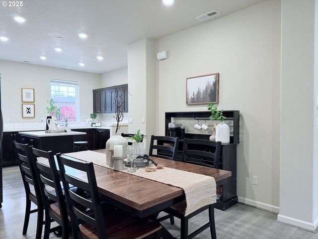 28830 Sw VILLEBOIS Dr, Wilsonville, OR 97070