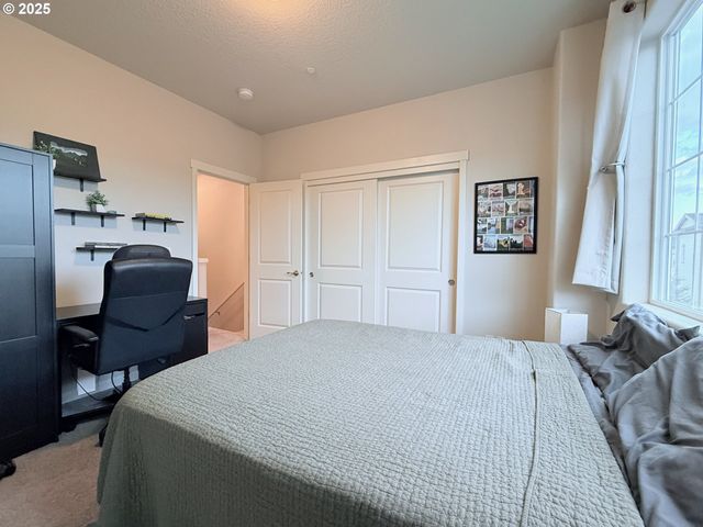 28830 Sw VILLEBOIS Dr, Wilsonville, OR 97070