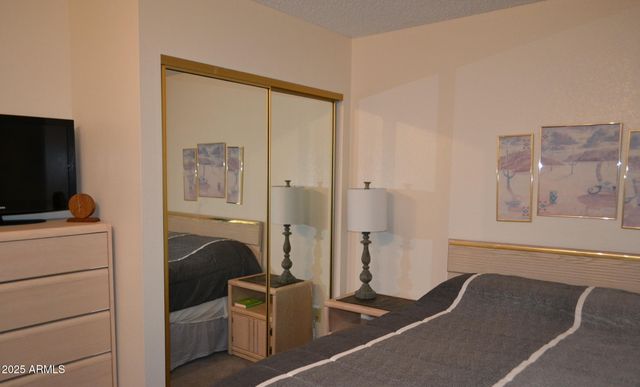 455 S DELAWARE Drive 112, Apache Junction, AZ 85120