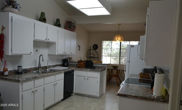 455 S DELAWARE Drive 112, Apache Junction, AZ 85120