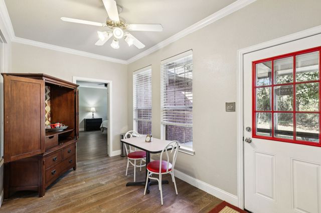 516 Shady Oaks Trail, Burleson, TX 76028