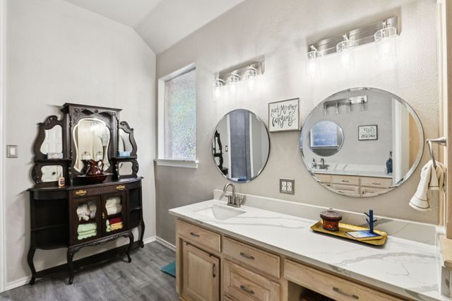 516 Shady Oaks Trail, Burleson, TX 76028