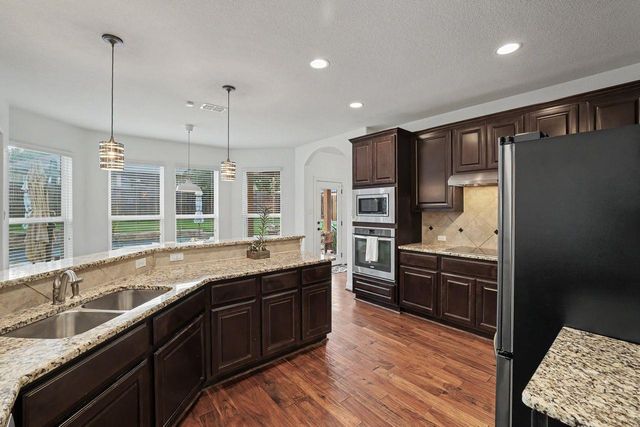 1010 Canyon Edge DR, Austin, TX 78733