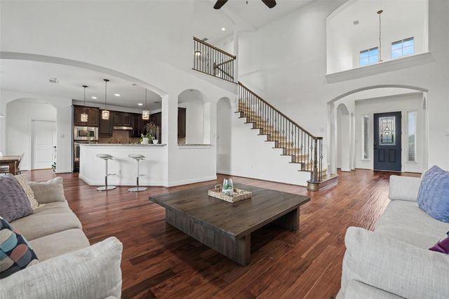 1010 Canyon Edge DR, Austin, TX 78733