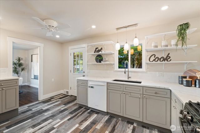 15705 84th Avenue NE, Kenmore, WA 98028