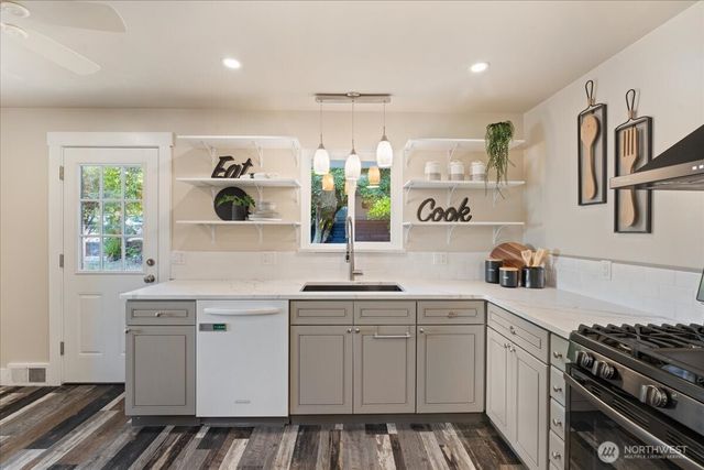 15705 84th Avenue NE, Kenmore, WA 98028