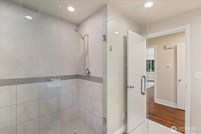 15705 84th Avenue NE, Kenmore, WA 98028