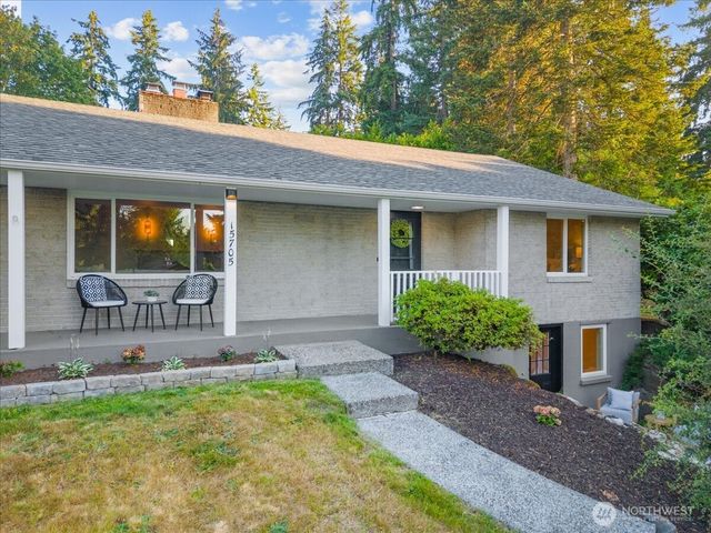 15705 84th Avenue NE, Kenmore, WA 98028