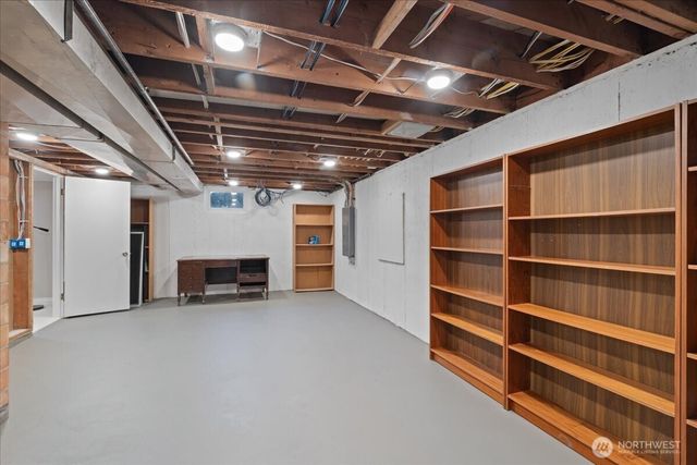 15705 84th Avenue NE, Kenmore, WA 98028