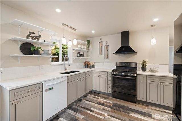 15705 84th Avenue NE, Kenmore, WA 98028