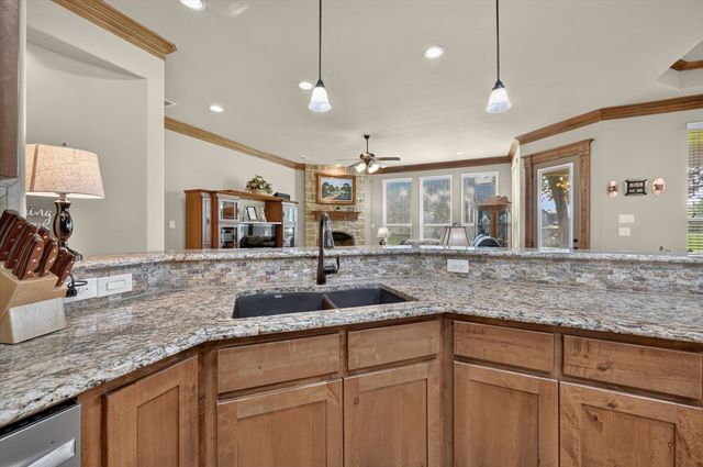 197 Ellis Creek Drive, Weatherford, TX 76085