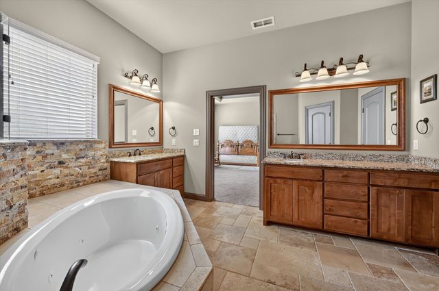 197 Ellis Creek Drive, Weatherford, TX 76085