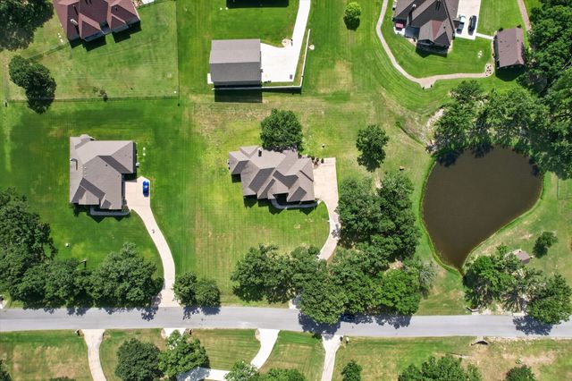 197 Ellis Creek Drive, Weatherford, TX 76085