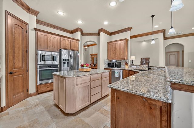 197 Ellis Creek Drive, Weatherford, TX 76085
