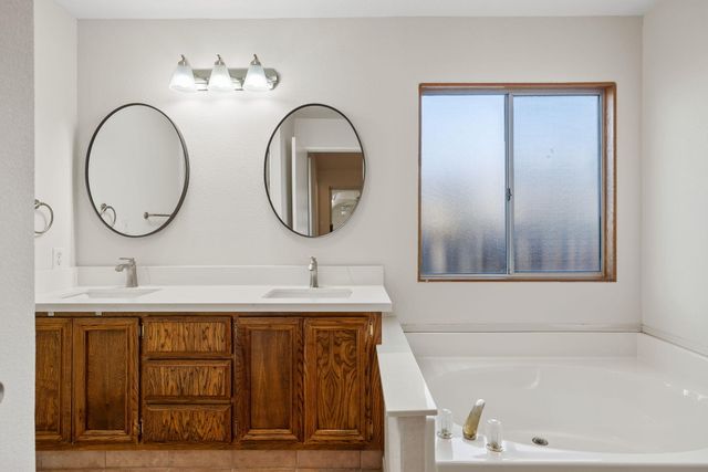 4626 S Verde Vista Street, Visalia, CA 93277