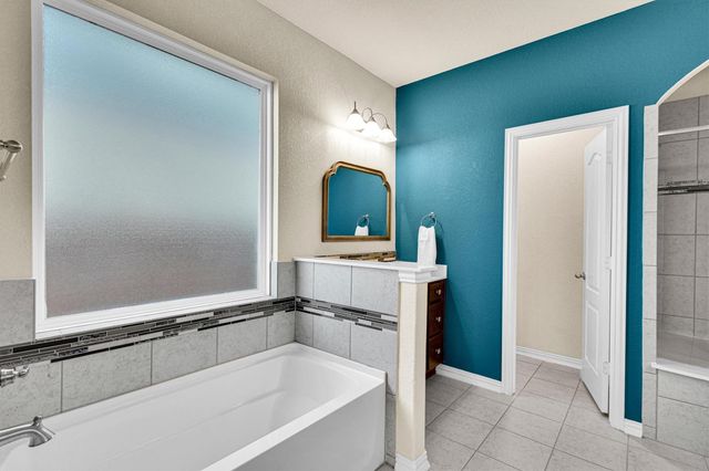 101 Double Mountain RD, Liberty Hill, TX 78642