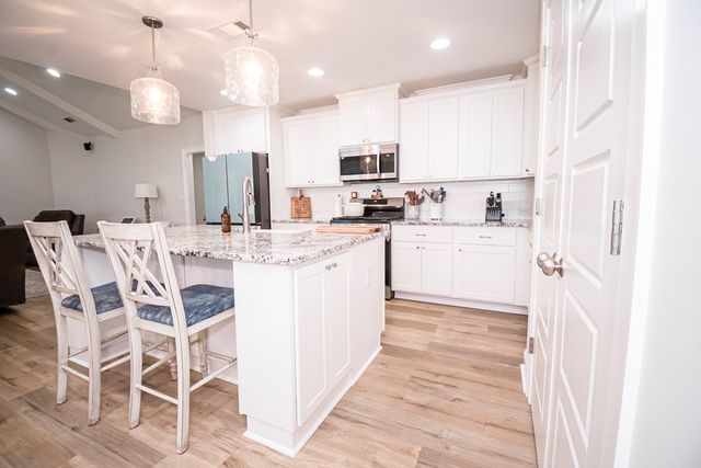 104 Creekridge St, Headland, AL 36345