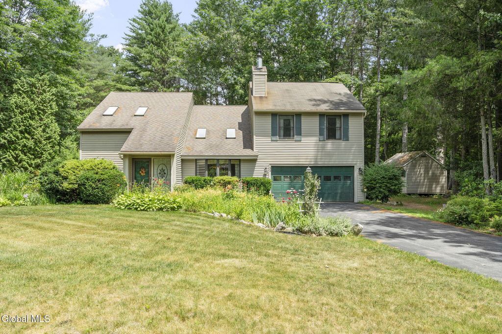11 Amber Way, Milton, NY 12020