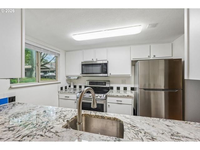 10143 Sw TRAPPER Ter, Beaverton, OR 97008