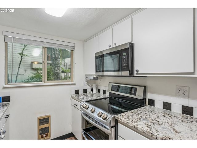10143 Sw TRAPPER Ter, Beaverton, OR 97008