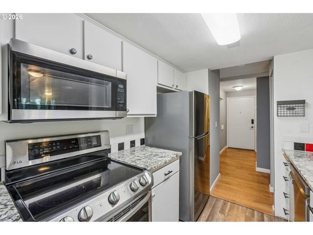 10143 Sw TRAPPER Ter, Beaverton, OR 97008